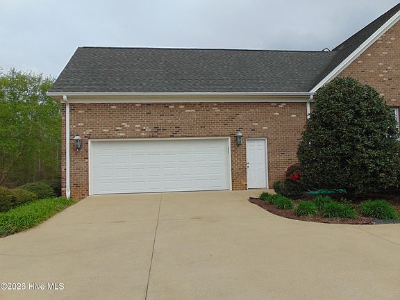 5th image of 916 Cambridge Drive