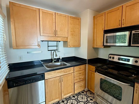 4th image of 4704 Cutshaw Ave