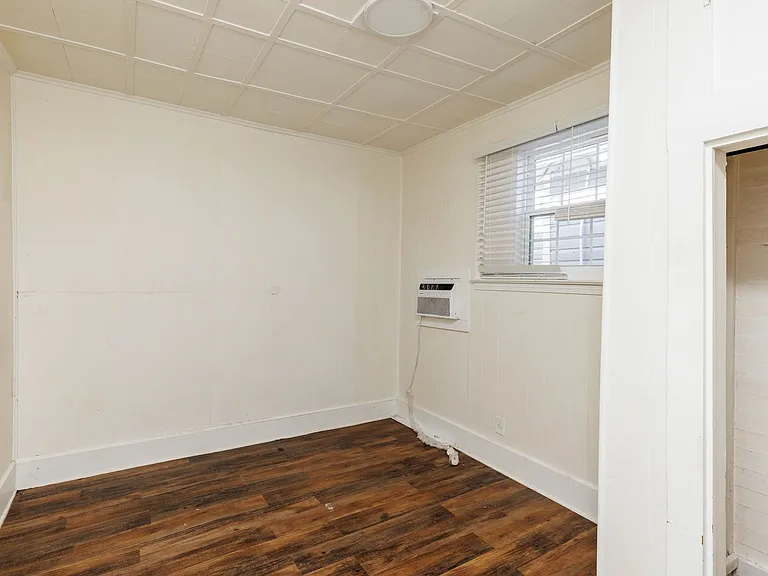 1306 Avenue R — Photo 15