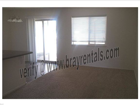 2450.5 Ajay St. dining area