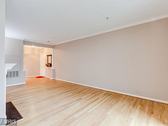 4th image of 6990 Falls Reach Dr APT 202