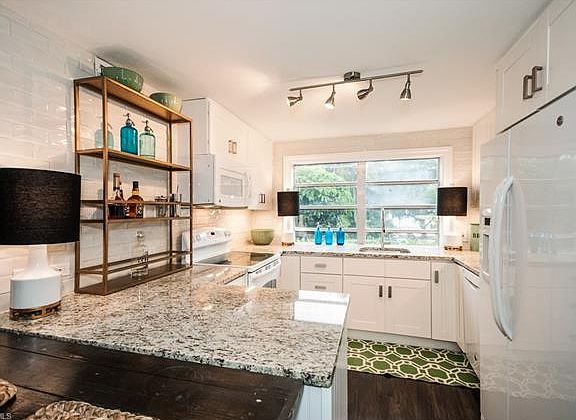 2nd image of 720 Broad Ave S #720