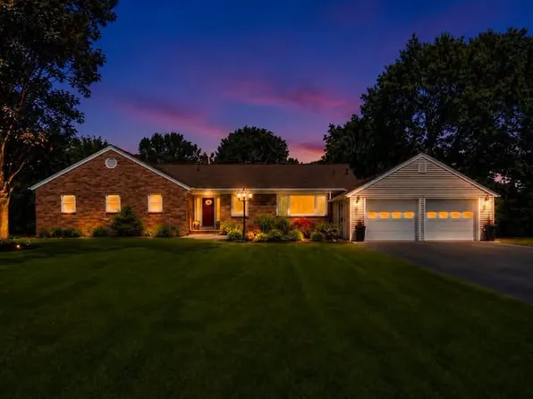 1201 Summit Dr, Newark, NY 14513
