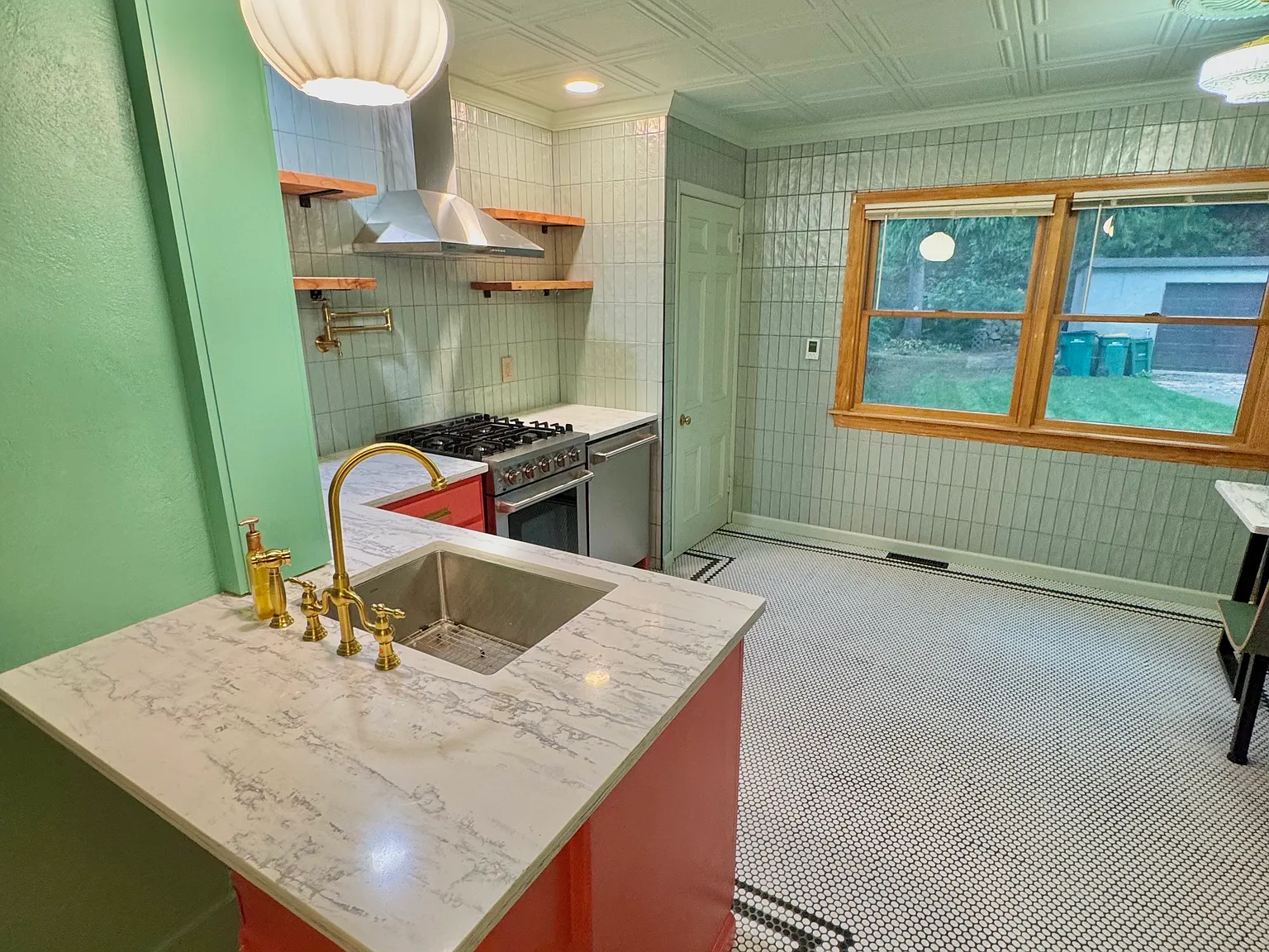 4 bed, 1573 sqft, $2,800 — Photo 3