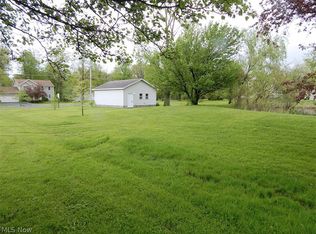 Neff Rd, Valley City, OH 44280