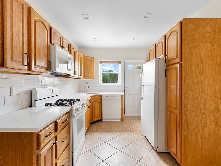 94 Minna St #2 — Photo 8