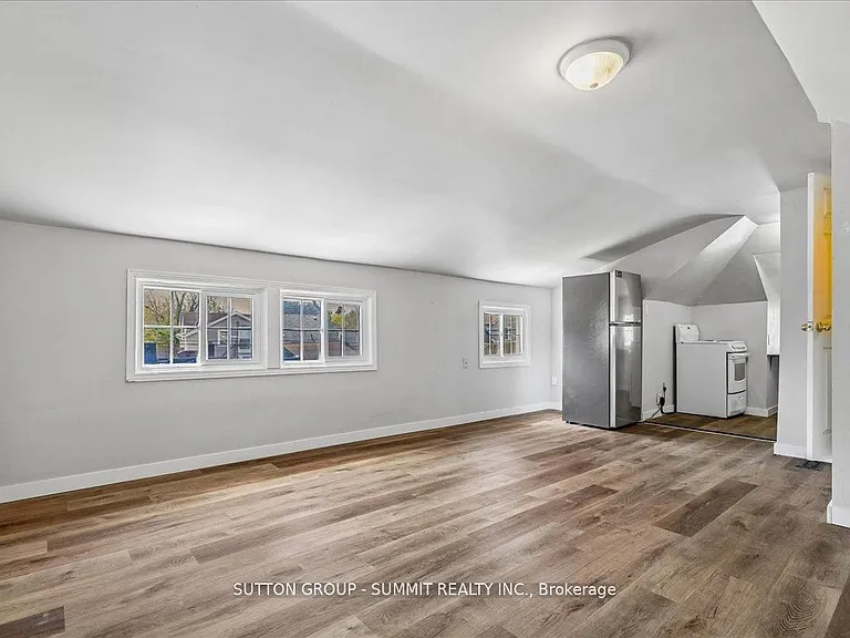 155 1/2 Lake St #MAIN — Photo 13