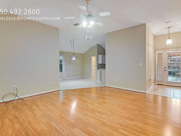 366 Bay Tree Dr — Photo 2