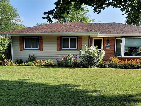 3409 Bel Aire Rd, Des Moines, IA 50310