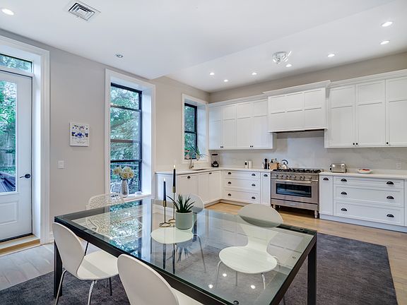 4th image of 442 Kosciuszko St #2