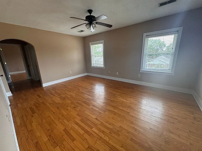 710 Cabell Dr — Photo 26