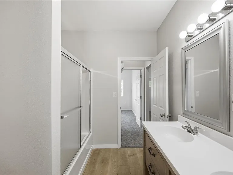 1444 Primrose Ave — Photo 14