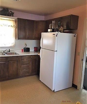 3rd image of 525 Bayberry St
