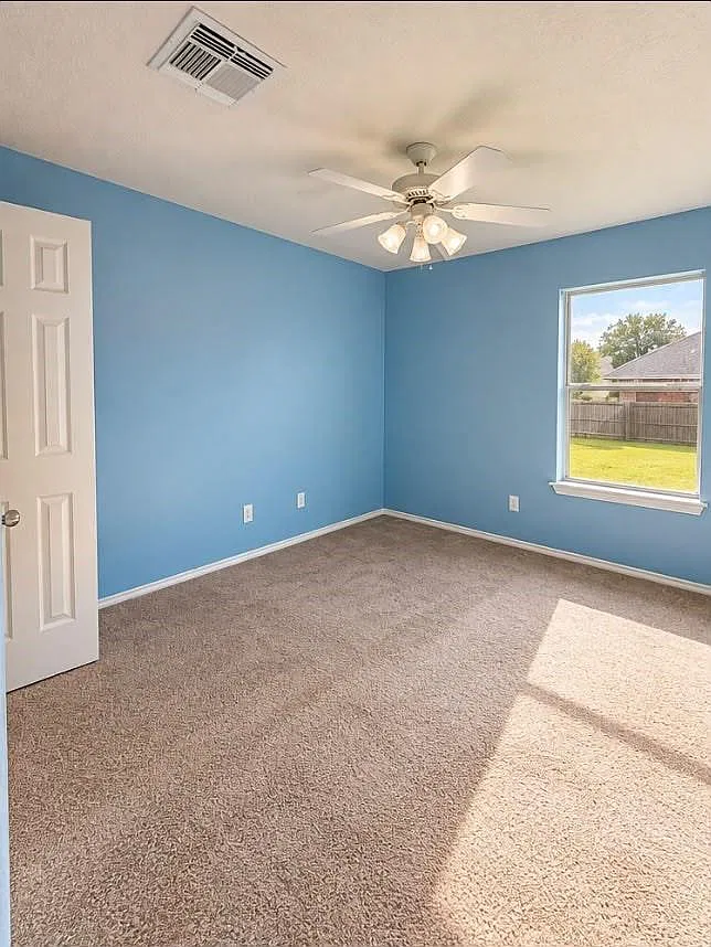 4 bed, 2.0 bath, 2011 sqft, $2,350 — Photo 4