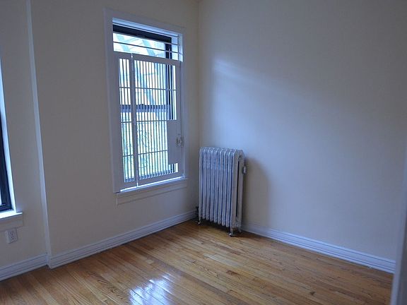 3rd image of 446 W 164th St APT 14