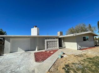 9390 3rd Ave, Hesperia, CA 92345