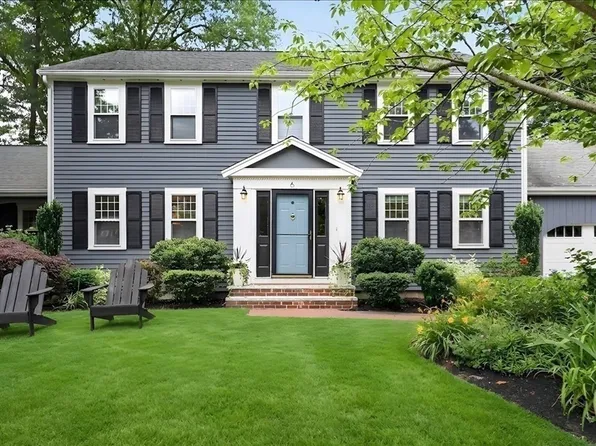 6 Blackhorse Ln, Hingham, MA 02043