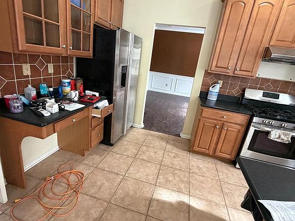 2nd image of 2213 Merlot Ln