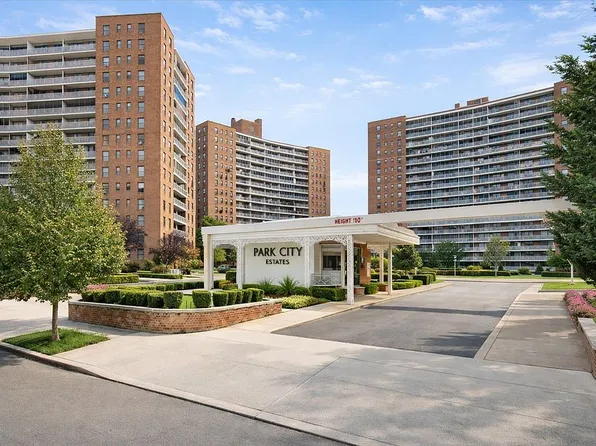 61-55 98th St APT 17A, Rego Park, NY 11374