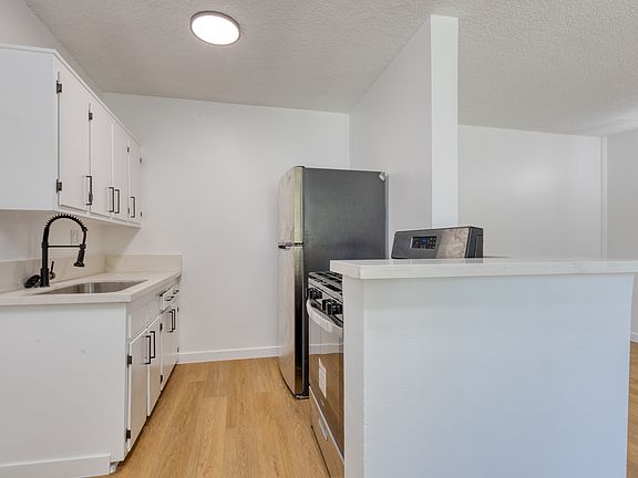 3rd image of 12601 Kensington Ln APT 10