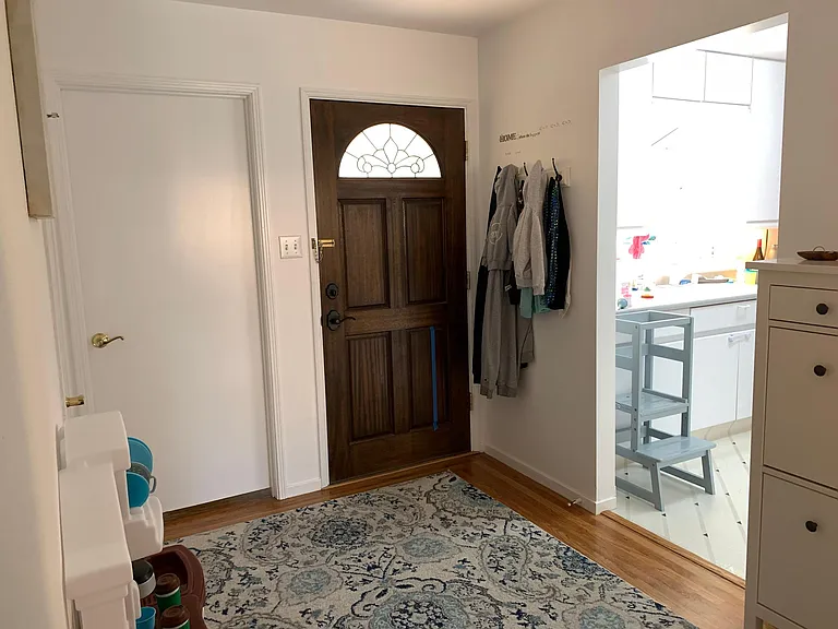 891 Mango Ave — Photo 2