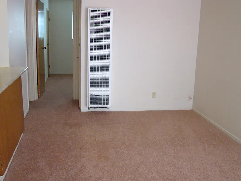 Dimond Apartments — Photo 4
