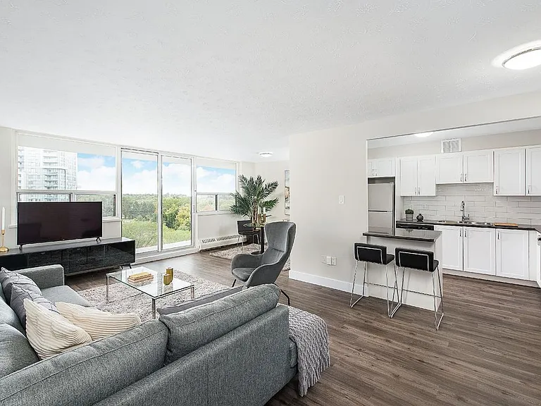 1330 Danforth Rd — Photo 8