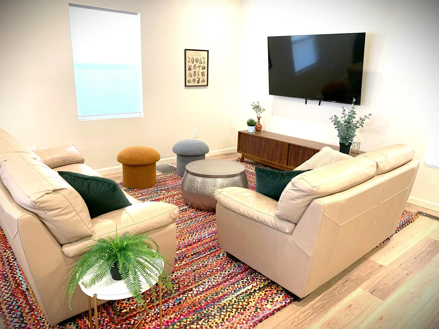 3 bed, 1.5 bath, 1354 sqft, $1,990 — Photo 1