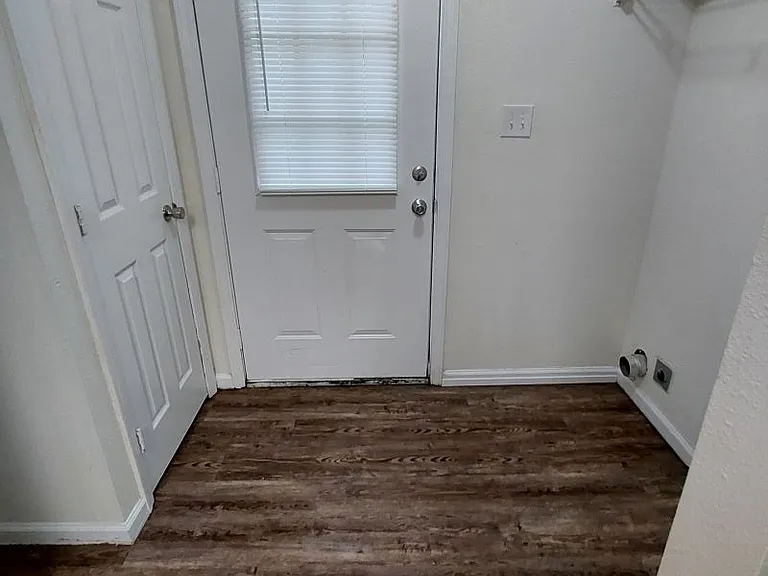 15143 Deer Creek Dr #B — Photo 2