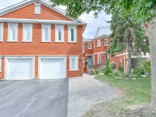 125 Brownstone Cir, Vaughan, ON L4J 7R2