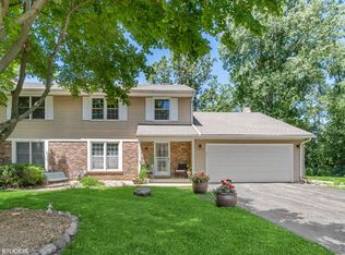 601 Smith Ave, Lake Bluff, IL 60044