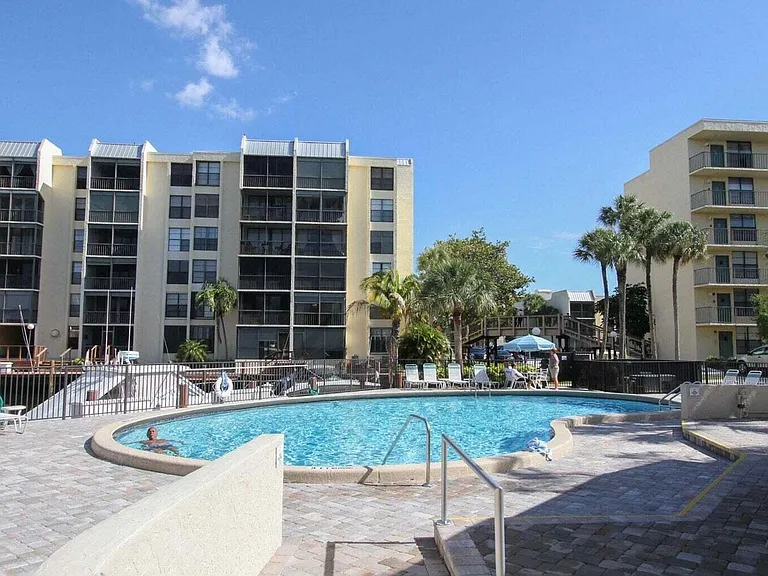 11 Royal Palm Way #1040 — Photo 30