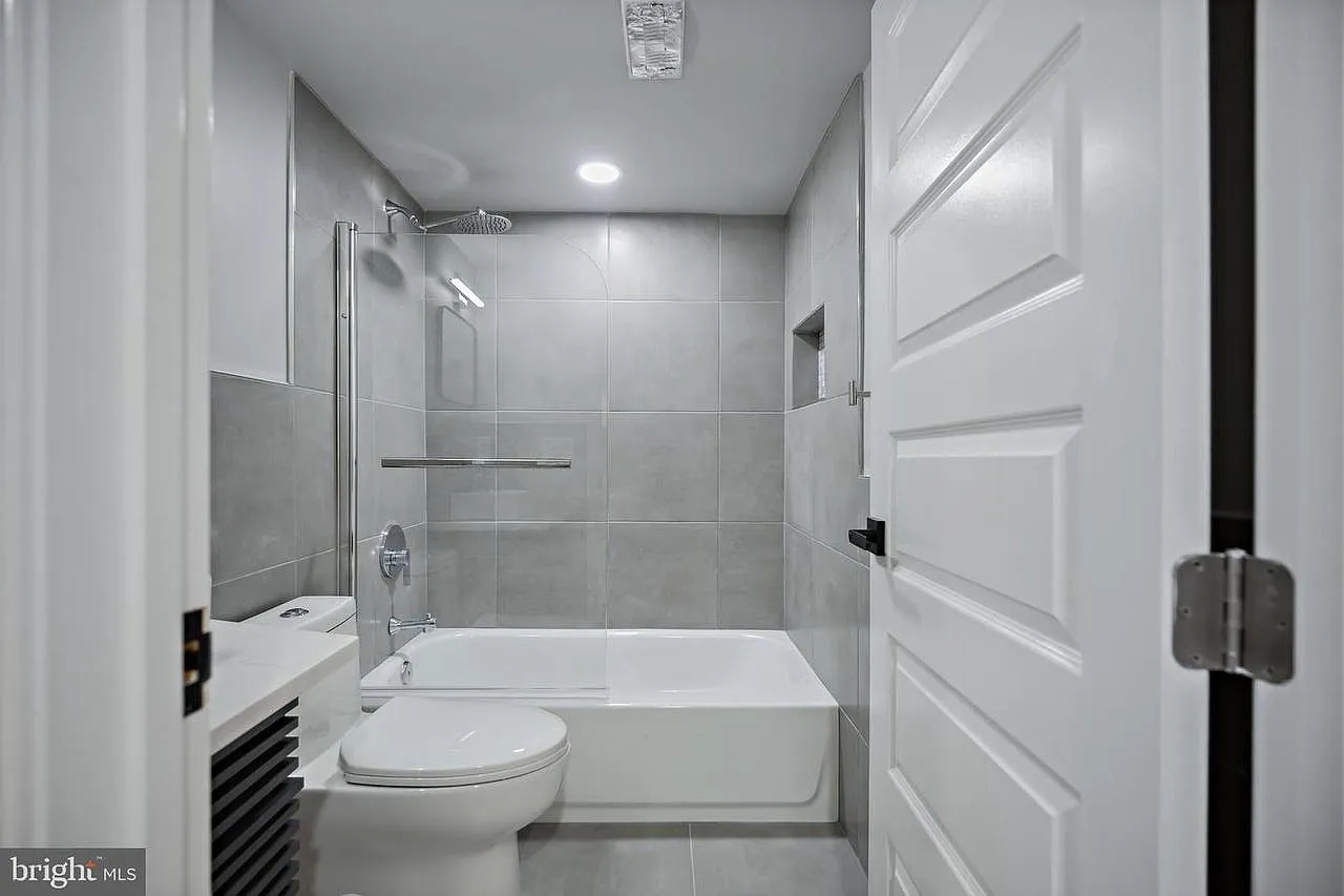 4 bed, 3.5 bath, 2100 sqft, $1,139 — Photo 3