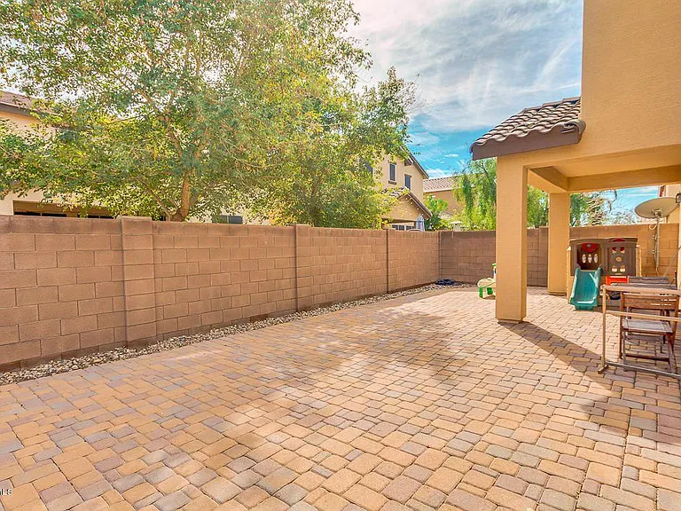 2099 S Martingale Rd — Photo 12