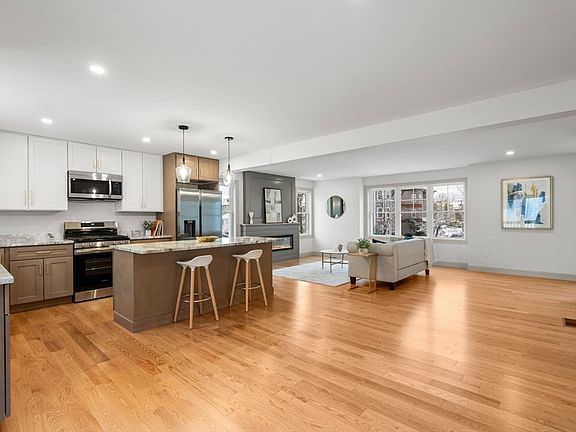 4th image of 2 Lodi St #A