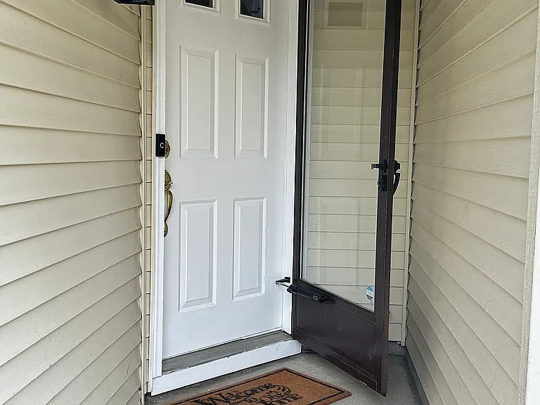 28 Geraldine Rd — Photo 3