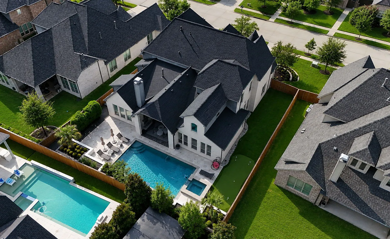 5 bed, 5.5 bath, 4868 sqft, $9,000 — Photo 1