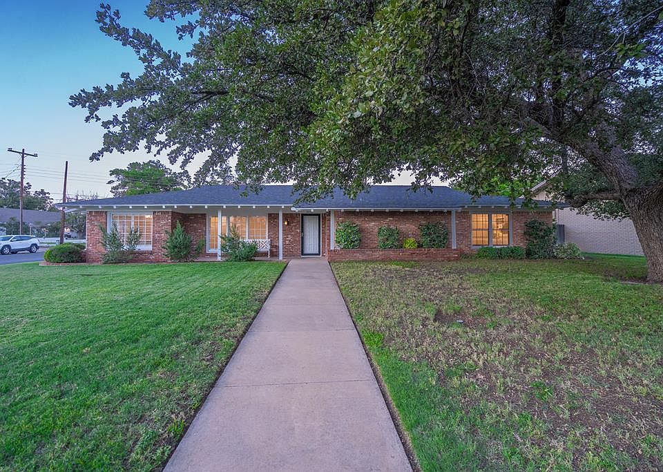 1st image of 3212 Durant Dr