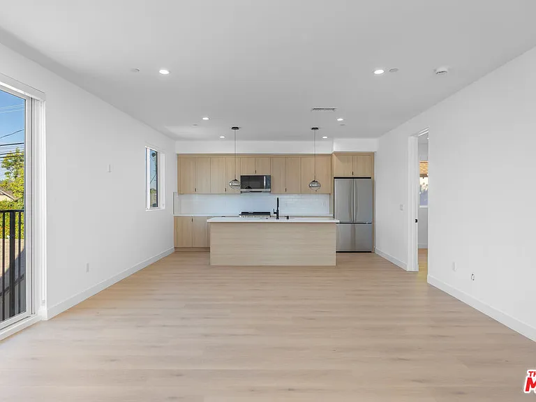 1330 Mohawk St — Photo 4
