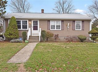 37 Marblehead St, Warwick, RI 02889