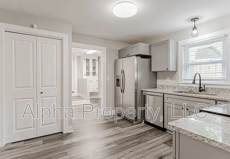 9 Highlawn Ave — Photo 11