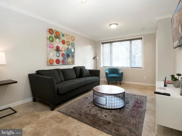 802 Federal St, Philadelphia, PA 19147
