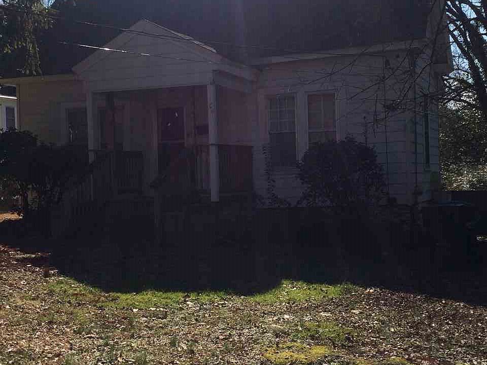 1st image of 104 E Hammond St