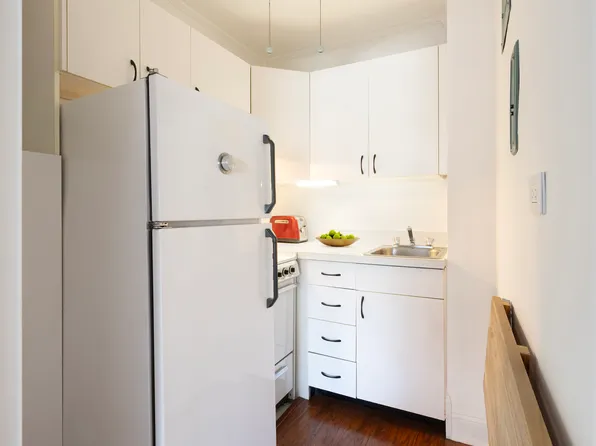 430 West 34th Street image 4 of 9