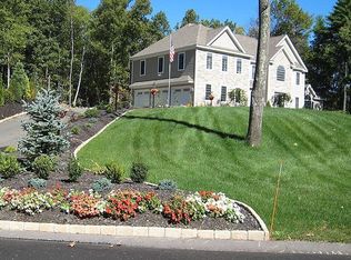 18 Cardiff Rd, Windham, NH 03087