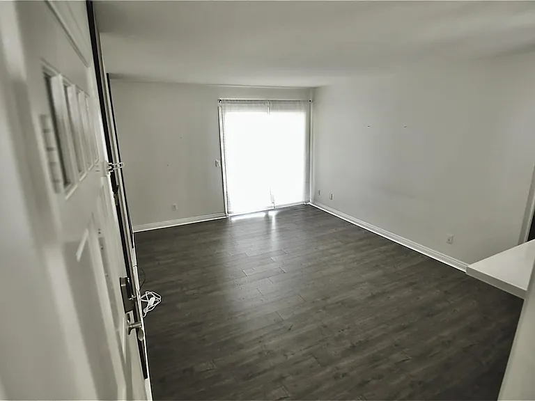 550 Graves Ave #10 — Photo 30