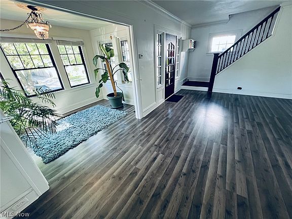 5th image of 6001 Northcliff Ave