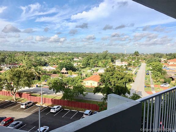3rd image of 1200 NE Miami Gardens Dr APT 701W