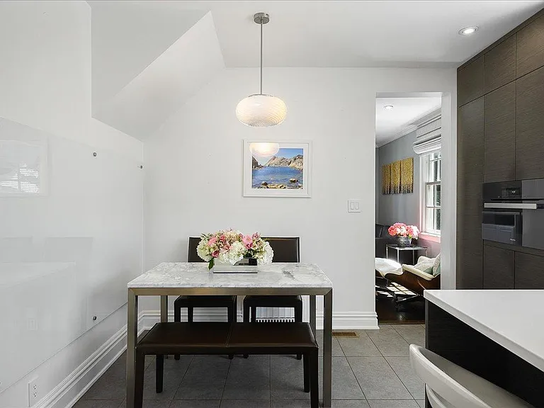 Breakfast area in the kitchen.