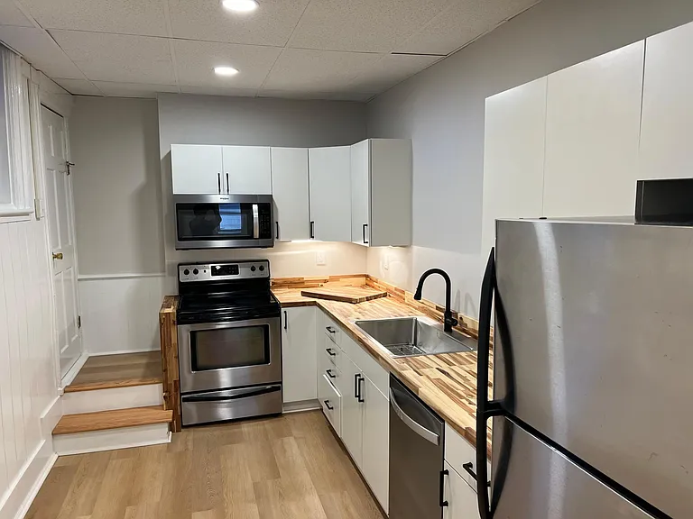125 N George St #2 — Photo 5